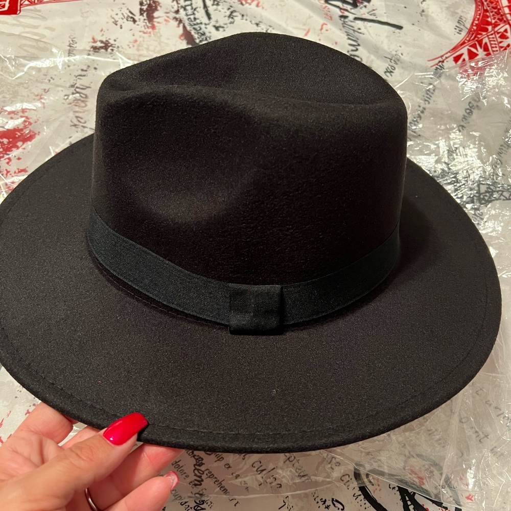 Fedora Women Black and Red Hat
